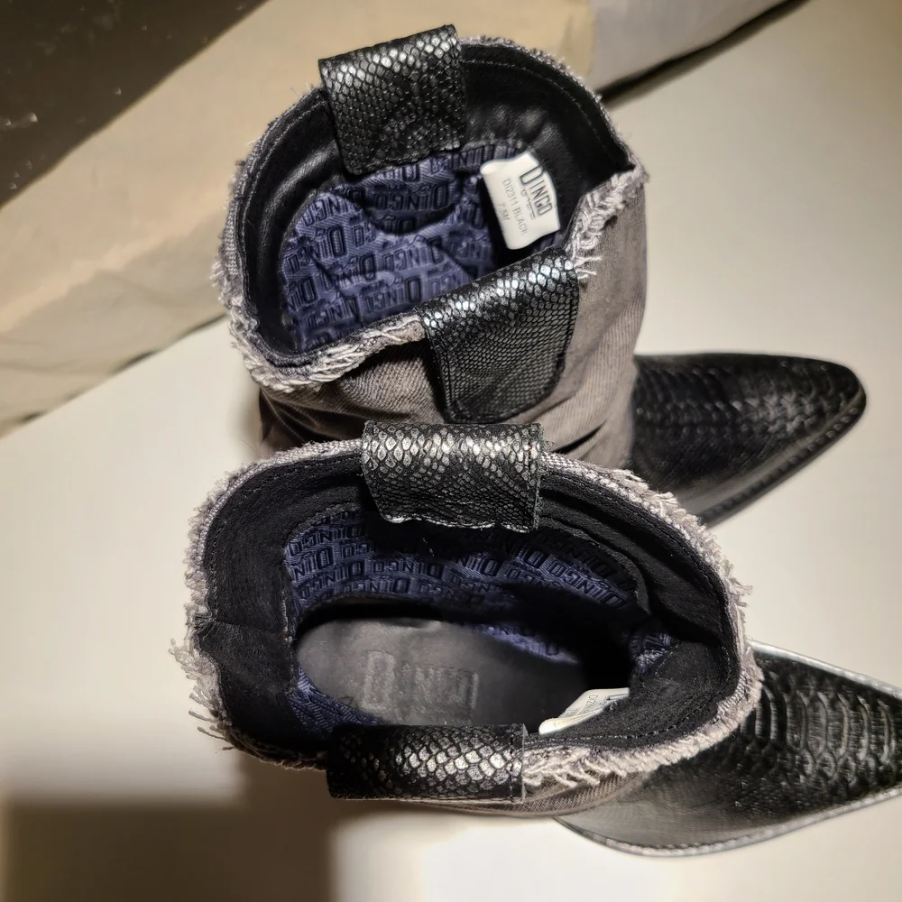 Dingo Gray Slouchy Western Ankle Boots - Picture 3 of 4